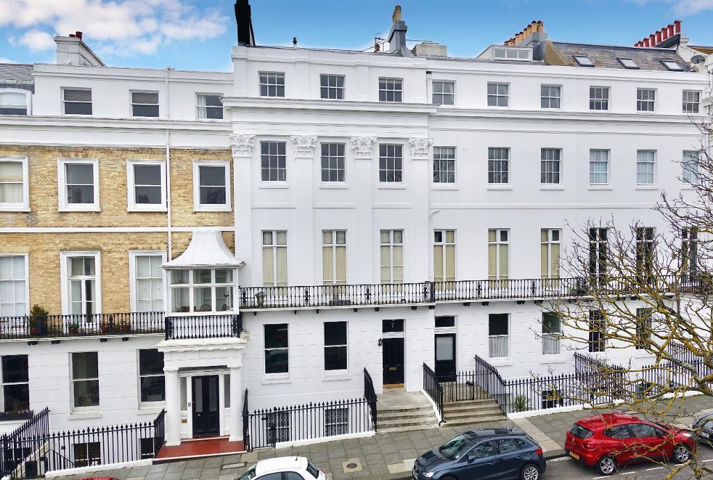 4 bedroom apartment for rent in Sussex Square, Brighton, East Sussex
