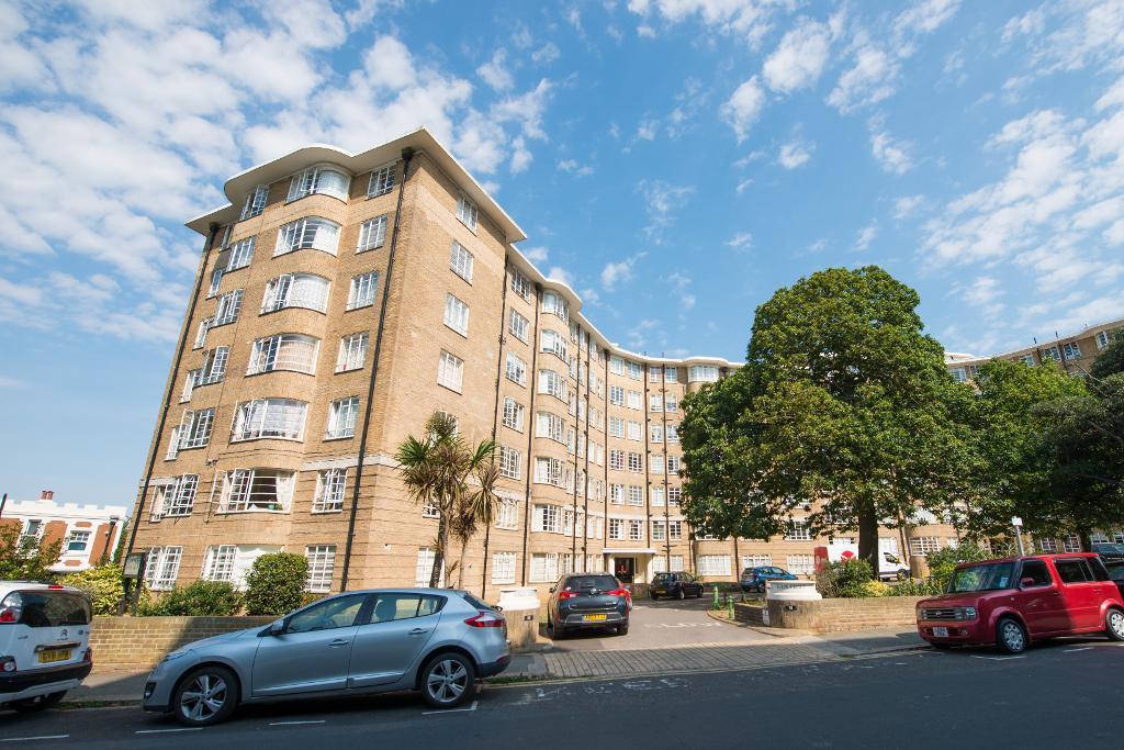 Studio flat for sale in Furze Croft, Furze Hill, Hove, East Sussex, BN3