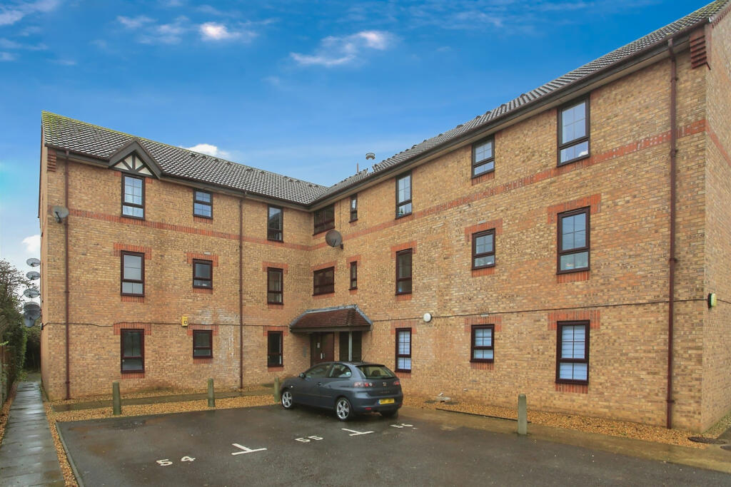 1 bedroom flat for sale in Albany Walk, Peterborough, PE2