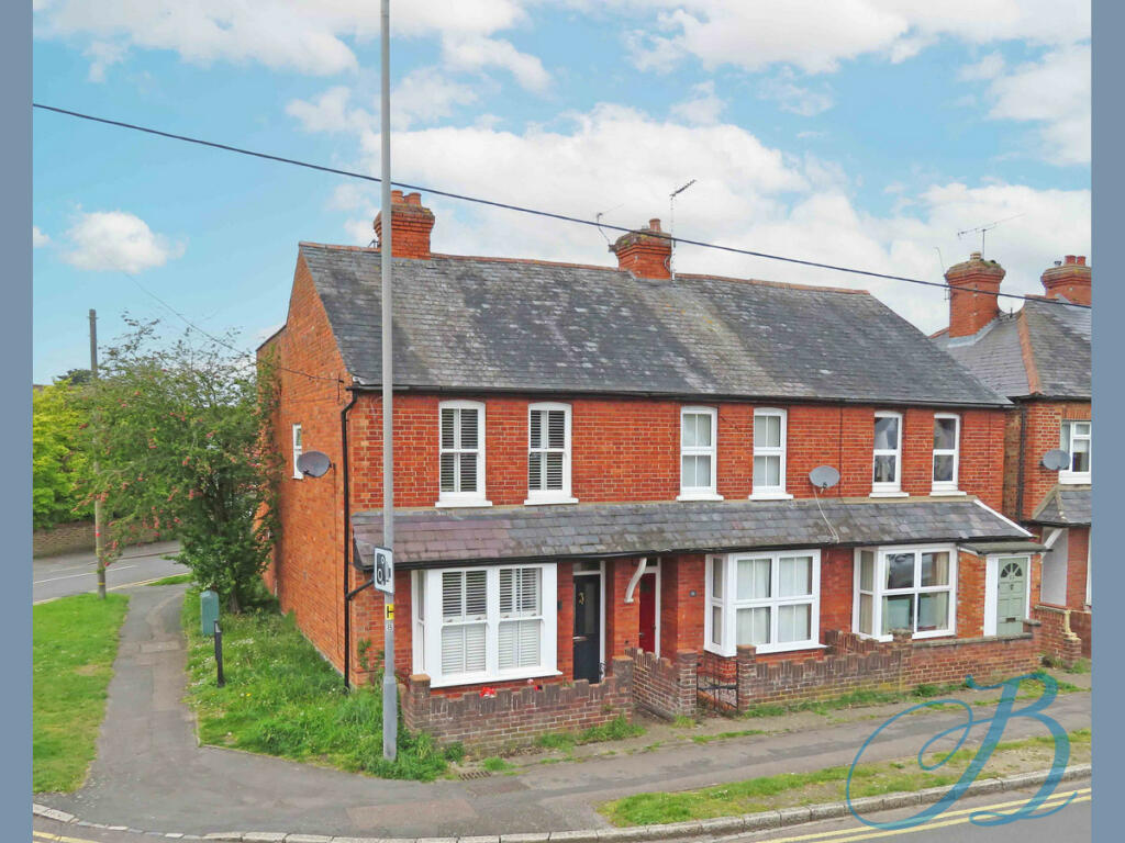 2 bedroom end of terrace house for sale in Road, Marlow, SL7