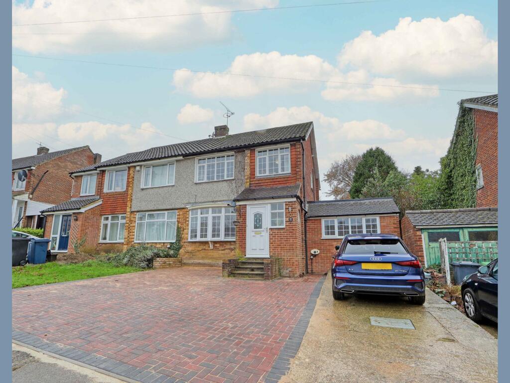 Main image of property: Mount Close, High Wycombe, HP12