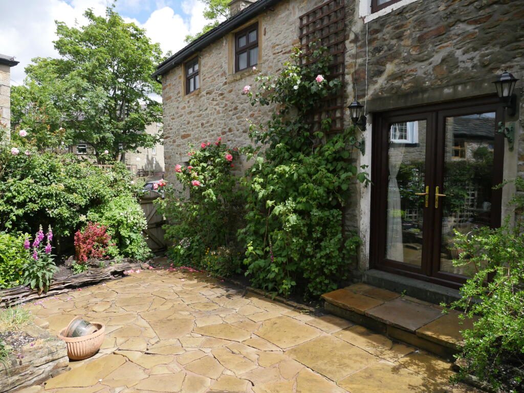 Additional property image - Town Gate, Foulridge, BB8