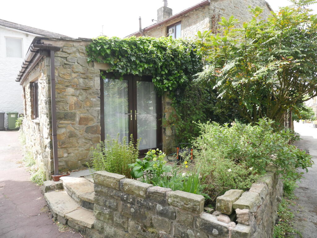 Additional property image - Town Gate, Foulridge, BB8