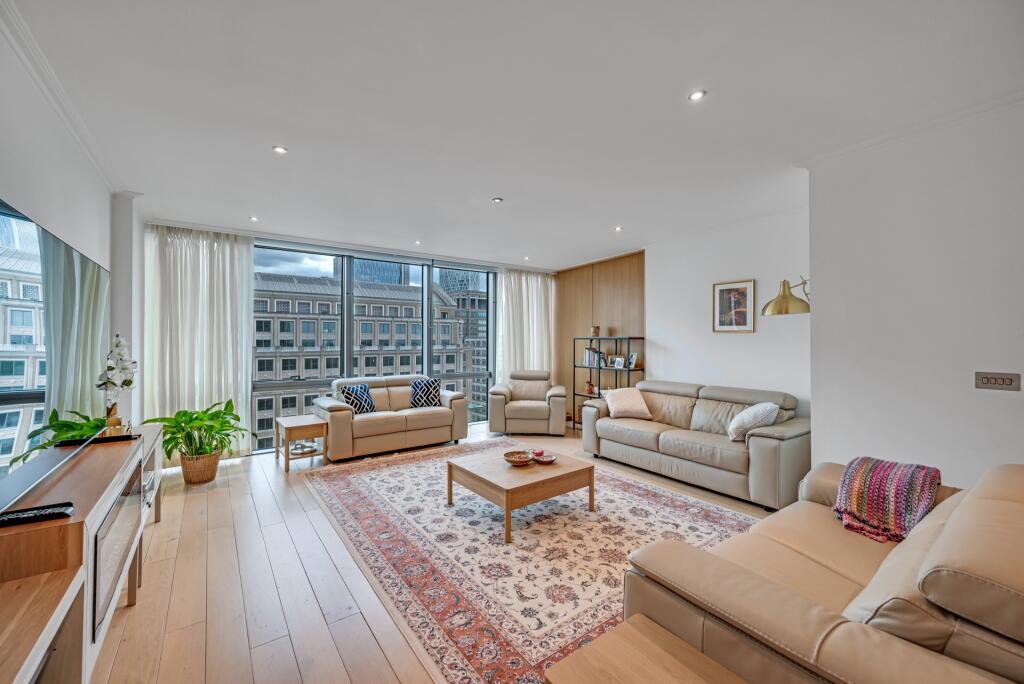 Main image of property: Hertsmere Road, Tower Hamlets, E14 4EF