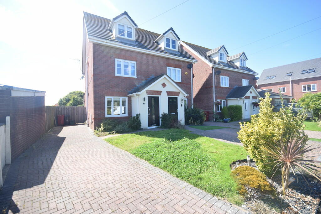 4 bedroom semidetached house for sale in Southampton Street, Walney, LA14