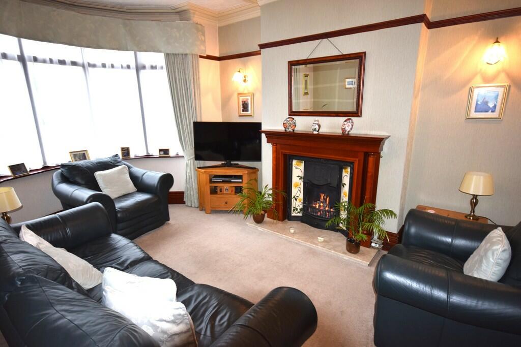 4 bedroom semidetached house for sale in Park Avenue, Barrowin