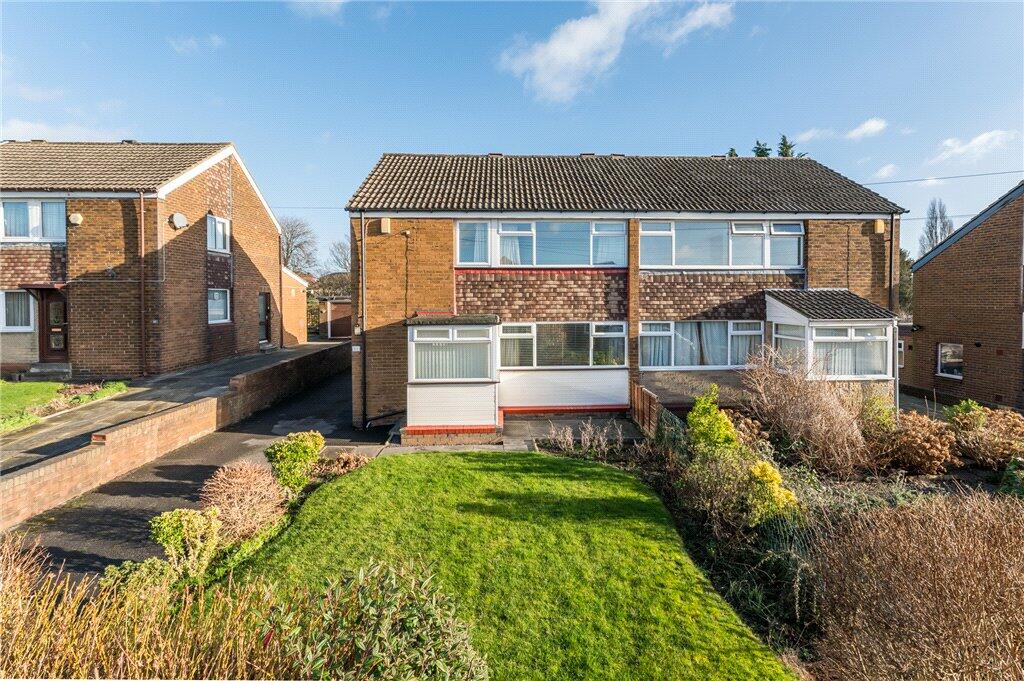 3 bedroom semidetached house for sale in Thirlmere Gardens, Leeds