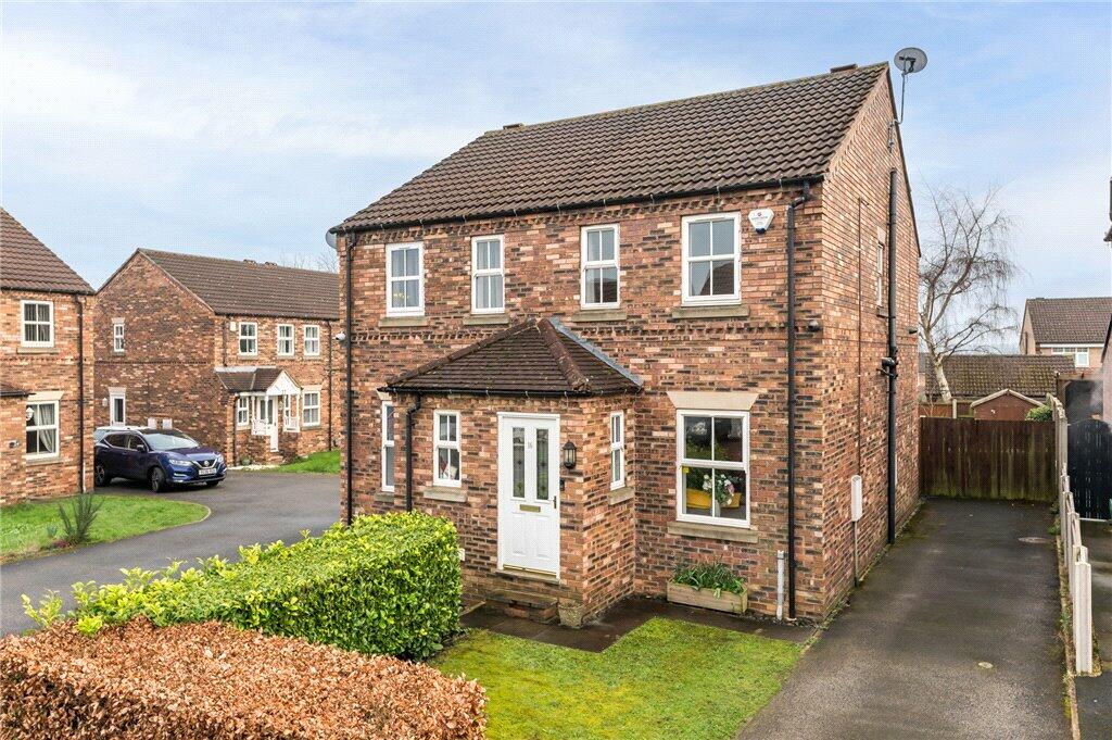 2 bedroom semidetached house for sale in Castlefields, Rothwell, Leeds