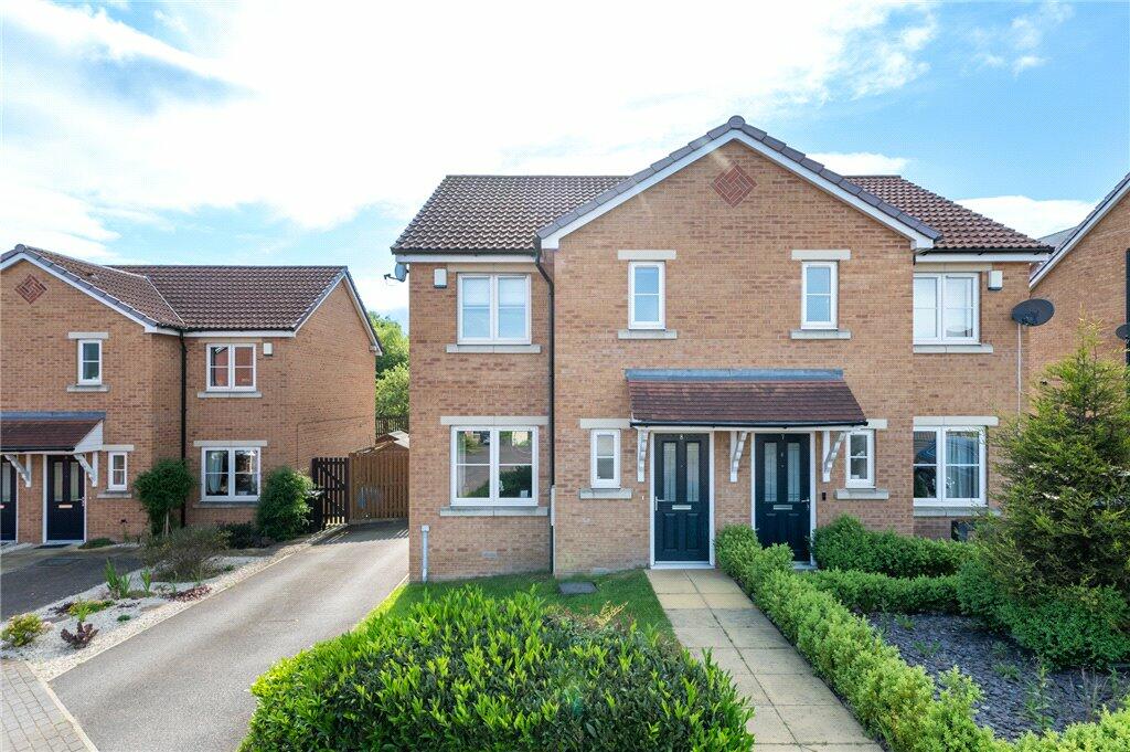 3 bedroom semidetached house for sale in Phoenix Way, Gildersome