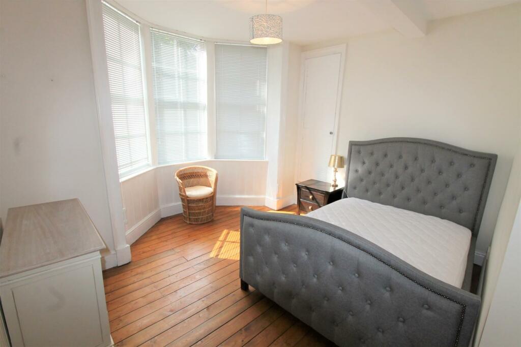 Additional property image - Russell Terrace, Leamington Spa