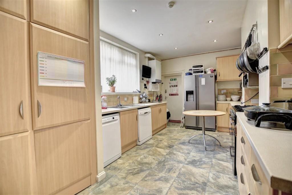 12 bedroom guest house for sale in Guest Houses and B&Bs, Seaburn, Tyne