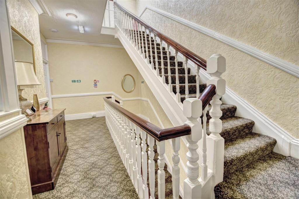 12 bedroom guest house for sale in Guest Houses and B&Bs, Seaburn, Tyne