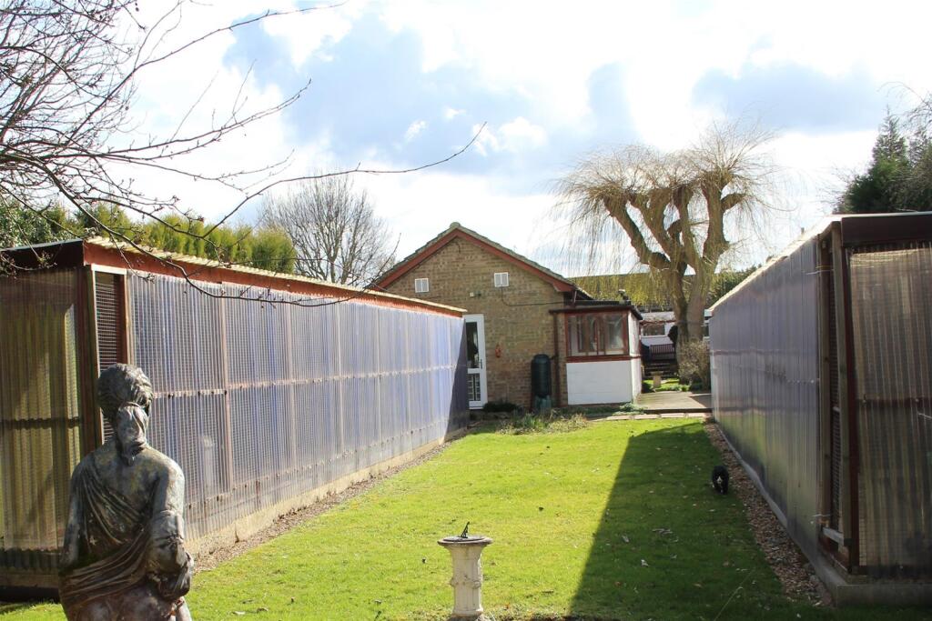 Commercial property for sale in Kennels, Cattery & Equestrian