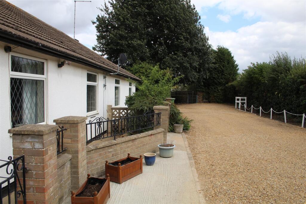 Commercial property for sale in Kennels, Cattery & Equestrian