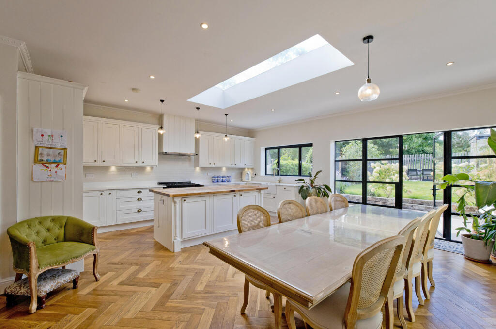 Main image of property: Chimes Avenue, London, N13
