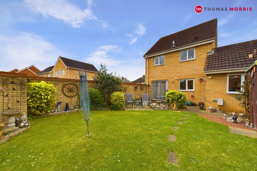3 bedroom detached house for sale in Hitchin Street, Biggleswade