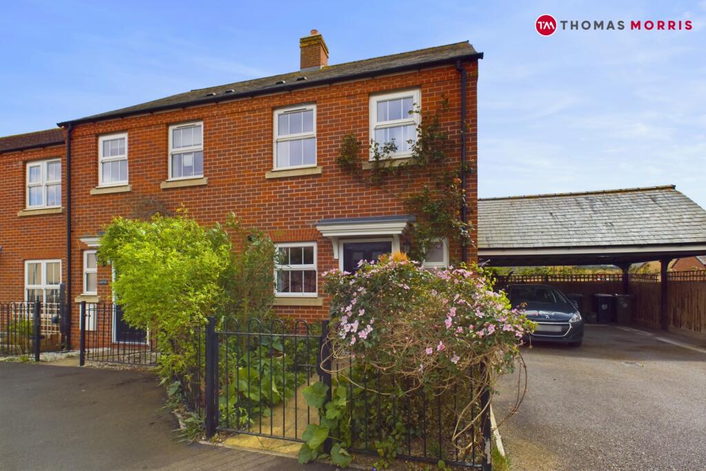 2 bedroom end of terrace house for sale in Frankel Way, Biggleswade, Bedfordshire, SG18