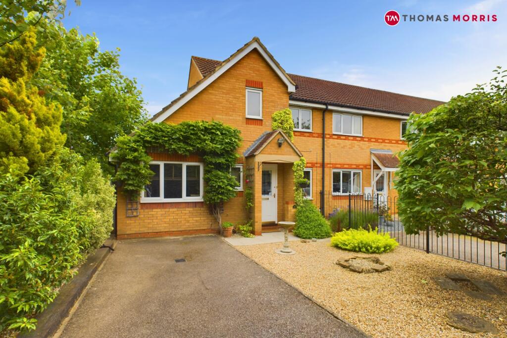 3 bedroom end of terrace house for sale in Sorrell Way, Biggleswade