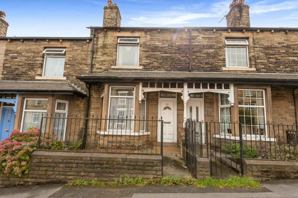 2 bedroom terraced house for sale in St. Peg Lane, Cleckheaton, West