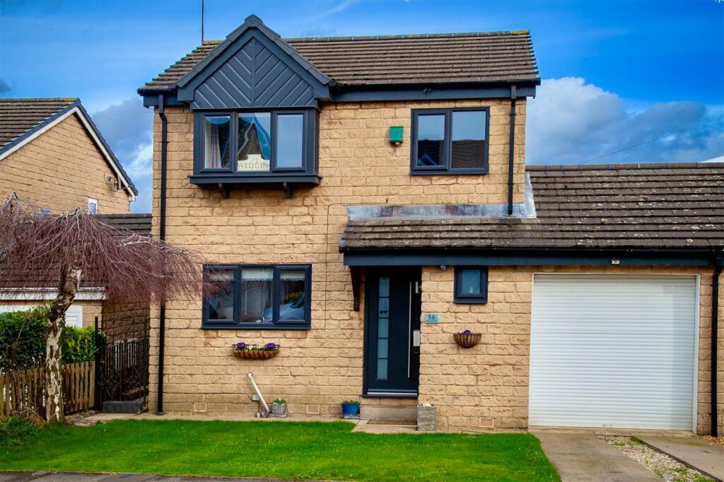 4 bedroom link detached house for sale in Millstone Rise, Liversedge