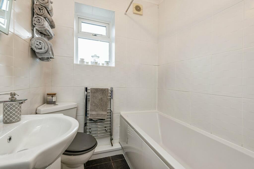 Additional image 3 of Oxford Road, Gomersal, Cleckheaton, West Yorkshire, BD19