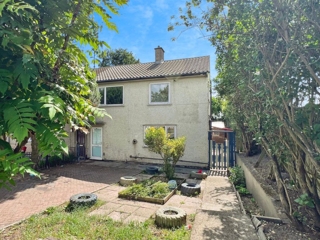 Main image of property: Lymington Drive, Bradford, West Yorkshire, BD4
