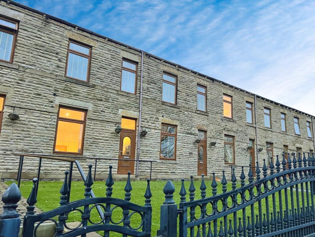 Main image of property: Bradford Road, Batley, West Yorkshire, WF17