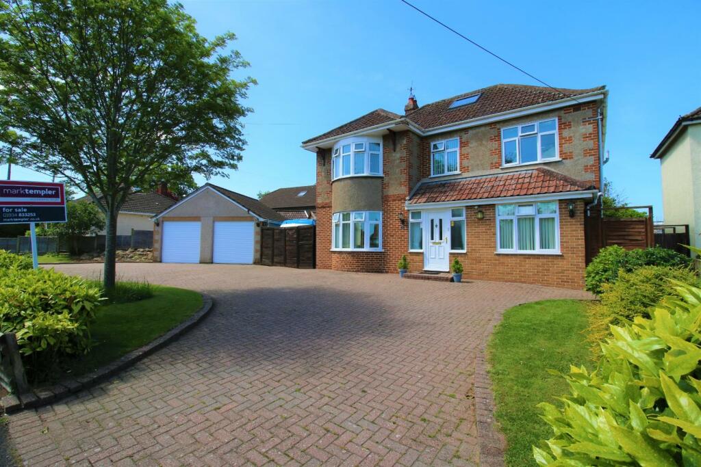 5 bedroom detached house for sale in Substantial 1950's family home in