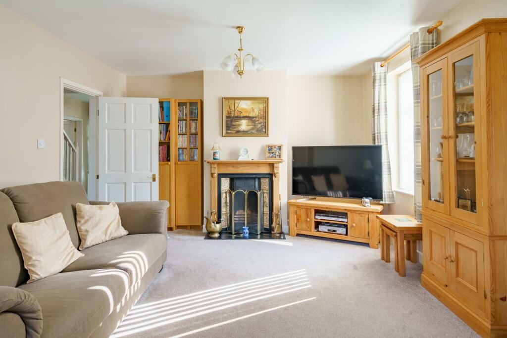 5 bedroom detached house for sale in Substantial 1950's family home in