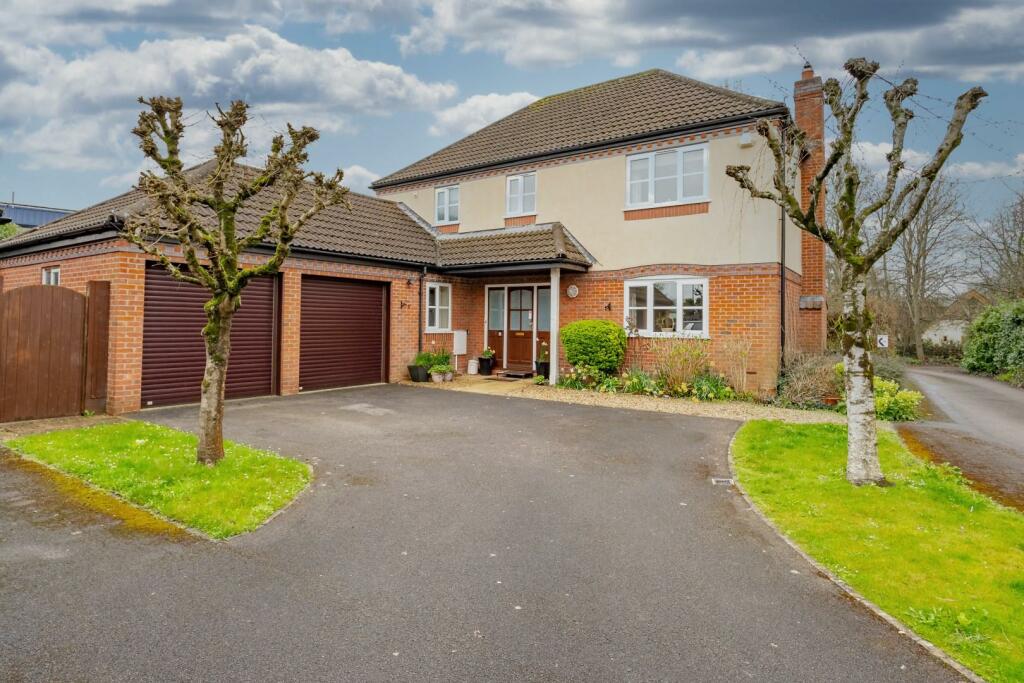 4 bedroom detached house for sale in Executive family home situated