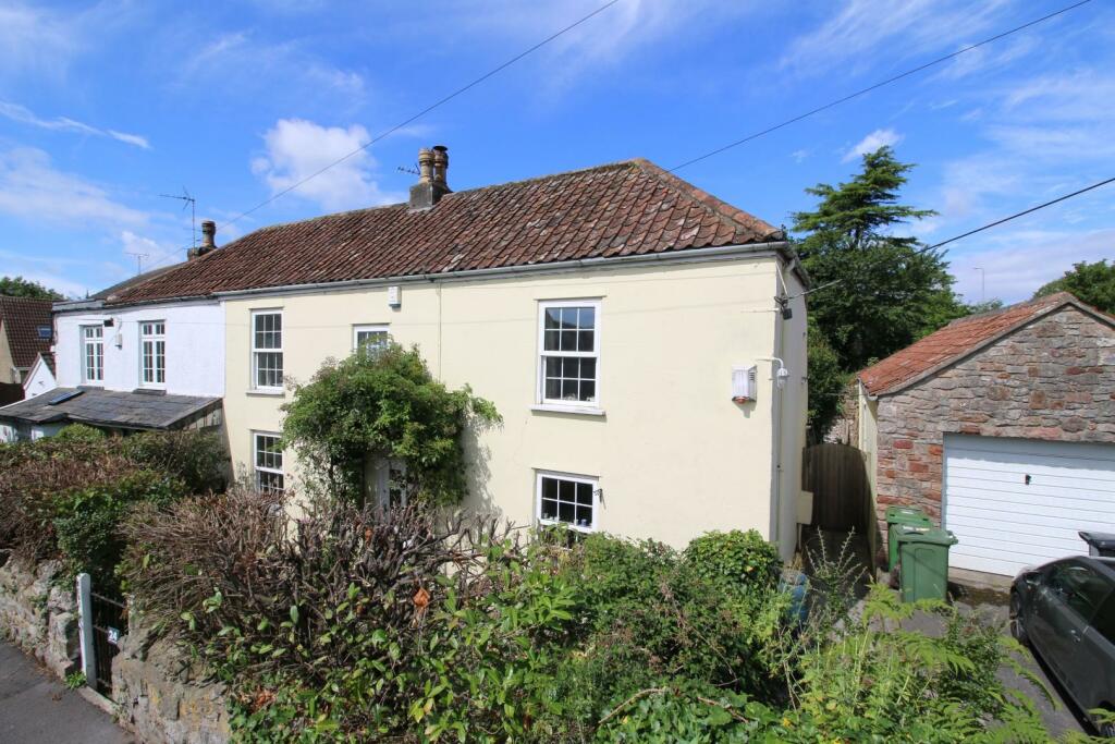 4 bedroom semidetached house for sale in Charming cottage in