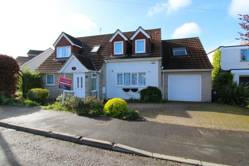 4 bedroom detached house for sale in Substantial family home