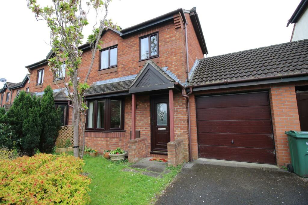 3 bedroom semidetached house for sale in Family home situated in