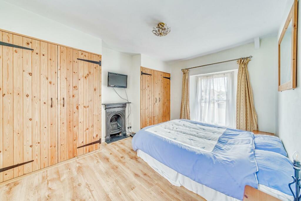 Additional property image - Beautiful double fronted semi-detached cottage, ideally situated for access to Yatton's main line railway station