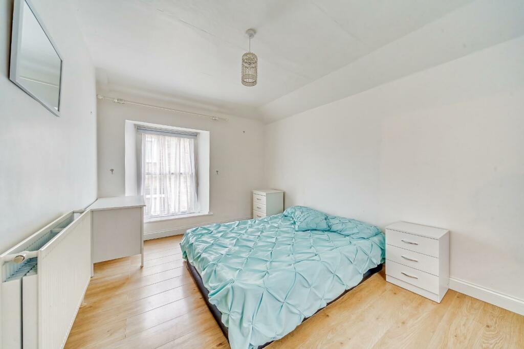 Additional property image - Beautiful double fronted semi-detached cottage, ideally situated for access to Yatton's main line railway station