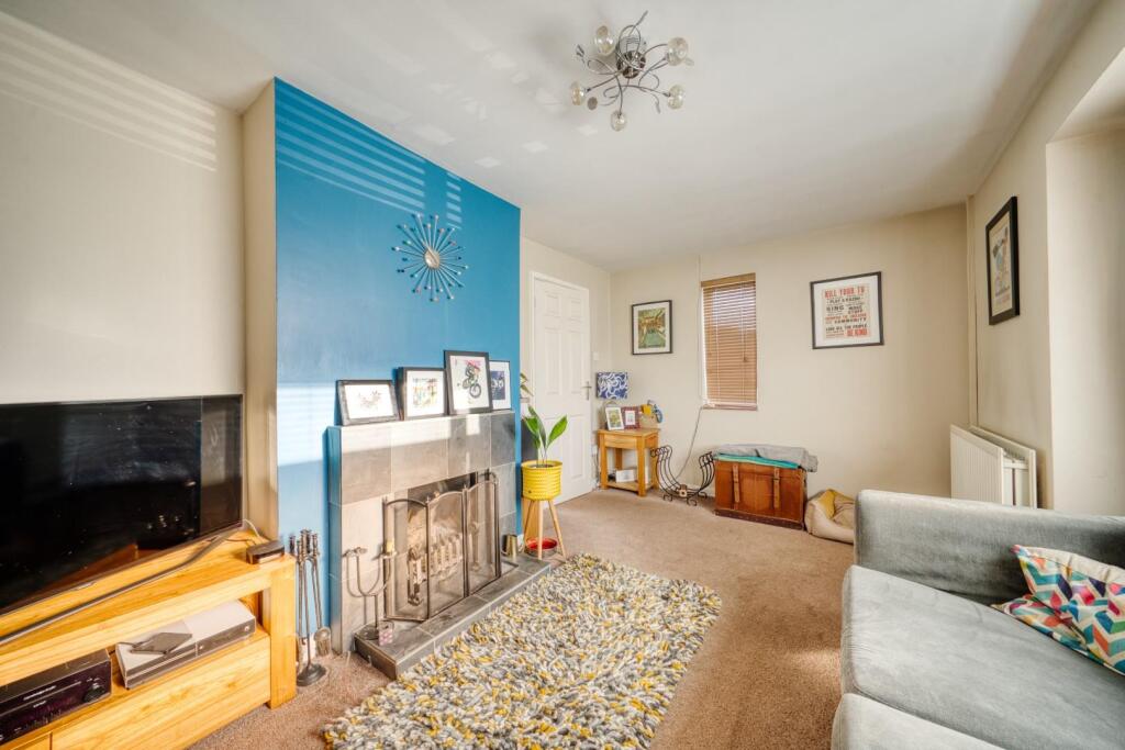 Additional property image - Spacious 1950s two bedroom home in Locking Village