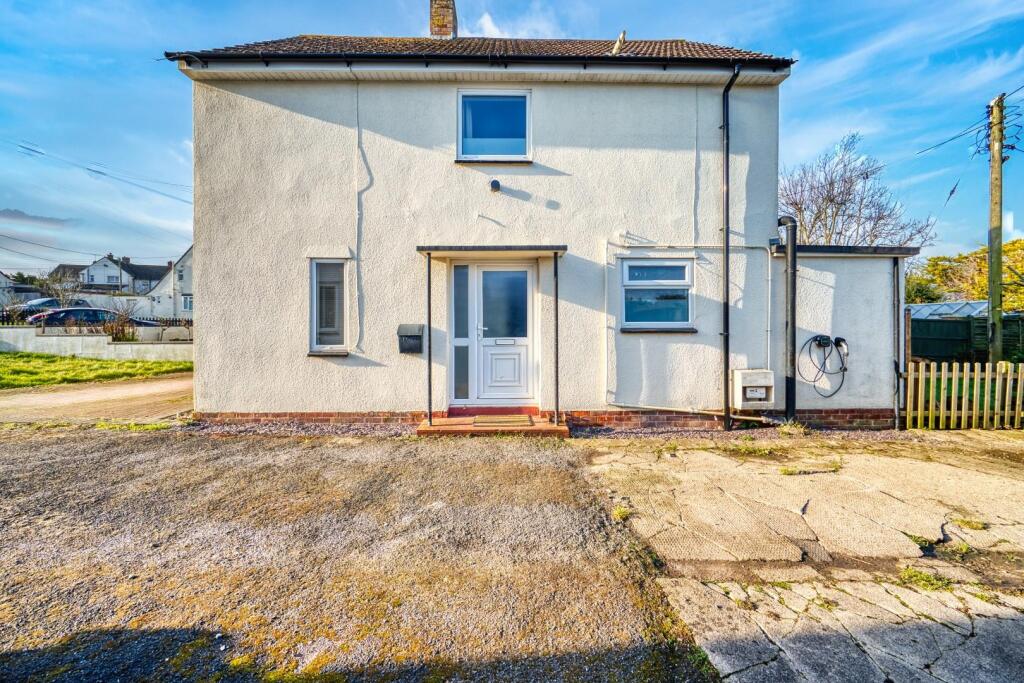 Additional property image - Spacious 1950s two bedroom home in Locking Village