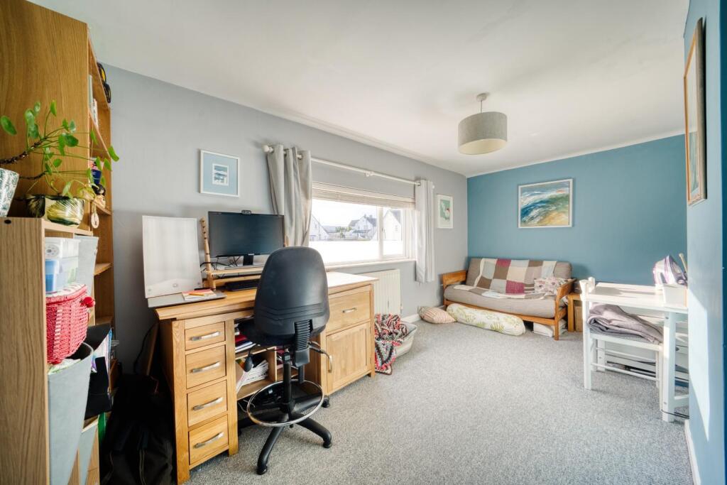 Additional property image - Spacious 1950s two bedroom home in Locking Village