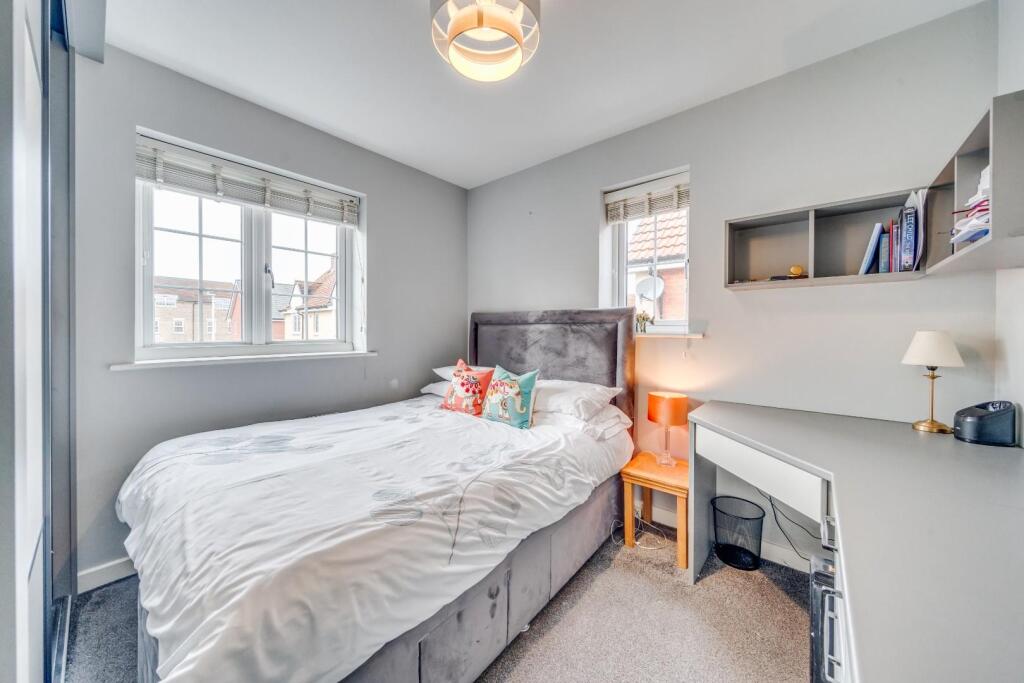 Additional property image - Exceptional modern family home in Yatton's popular Chestnut Park
