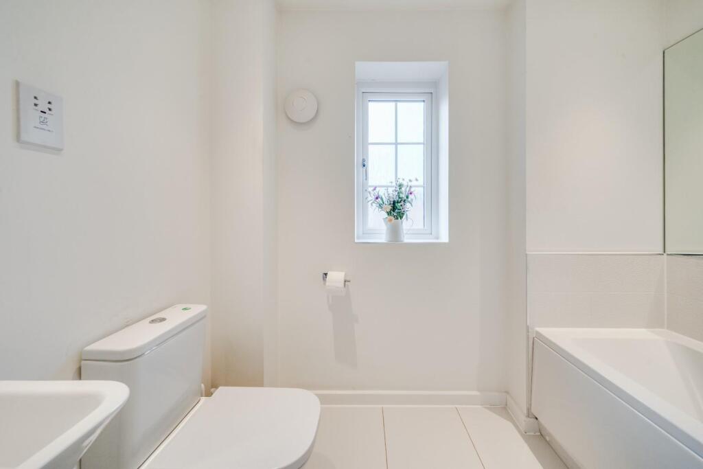 Additional property image - Exceptional modern family home in Yatton's popular Chestnut Park
