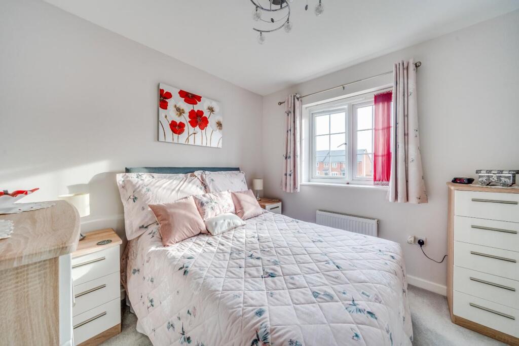 Additional property image - Well presented family home in Yatton's Chestnut Park