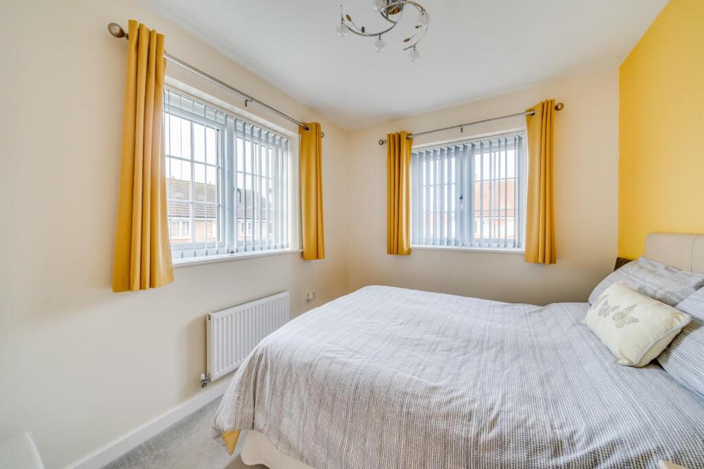 Additional property image - Well presented family home in Yatton's Chestnut Park