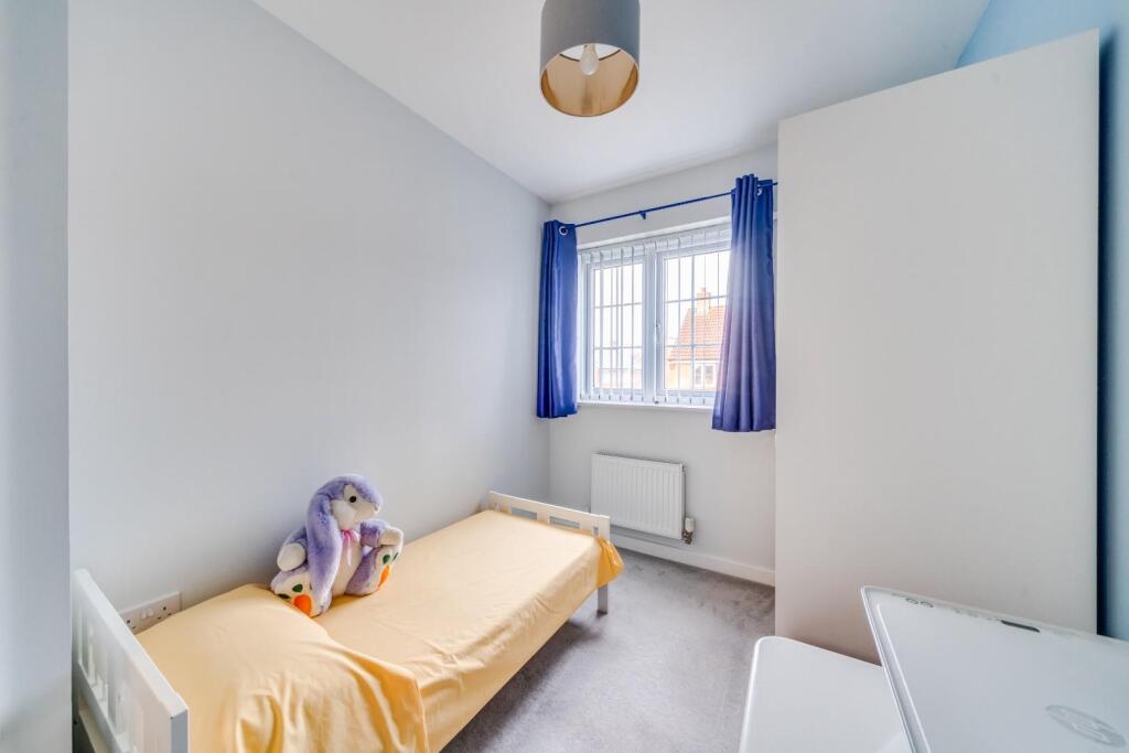 Additional property image - Well presented family home in Yatton's Chestnut Park