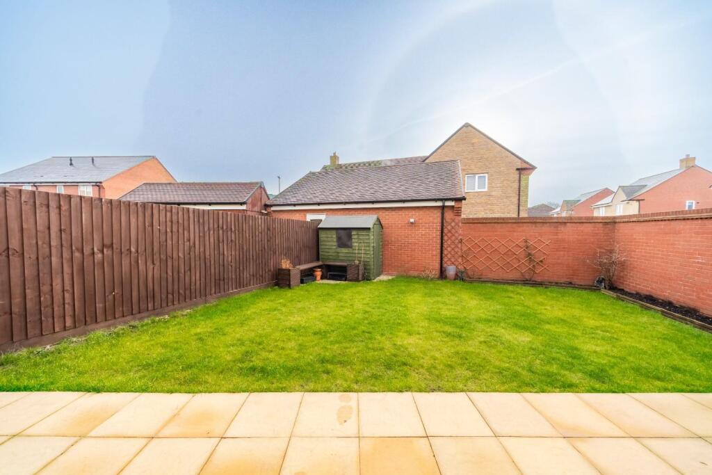 Additional property image - Well presented family home in Yatton's Chestnut Park