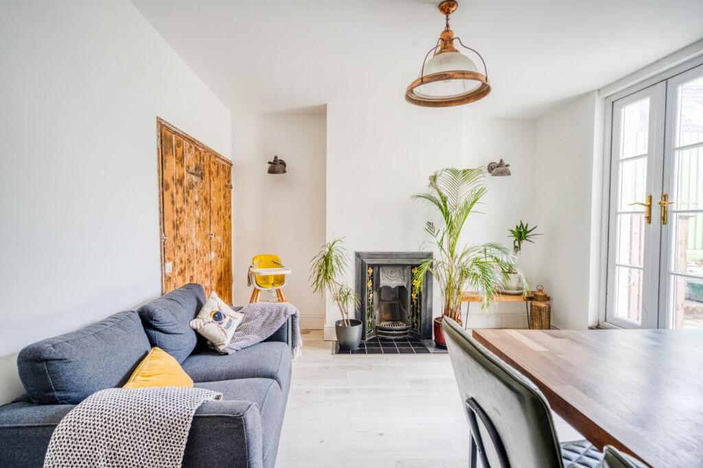 Additional property image - Beautiful period home, ideally situated for access to all of Yatton's ameneties