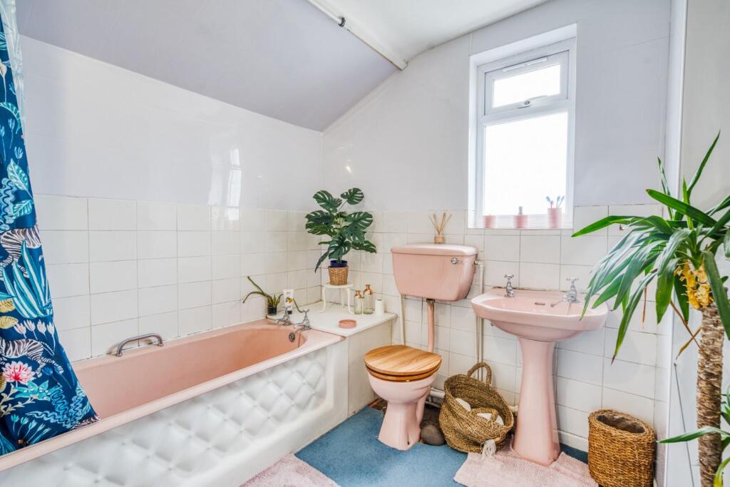 Additional property image - Beautiful period home, ideally situated for access to all of Yatton's ameneties