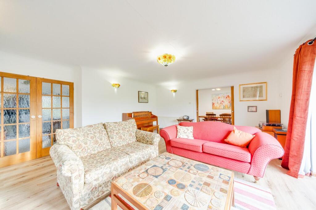 Additional property image - Substantial bungalow with views over Claverham's countryside