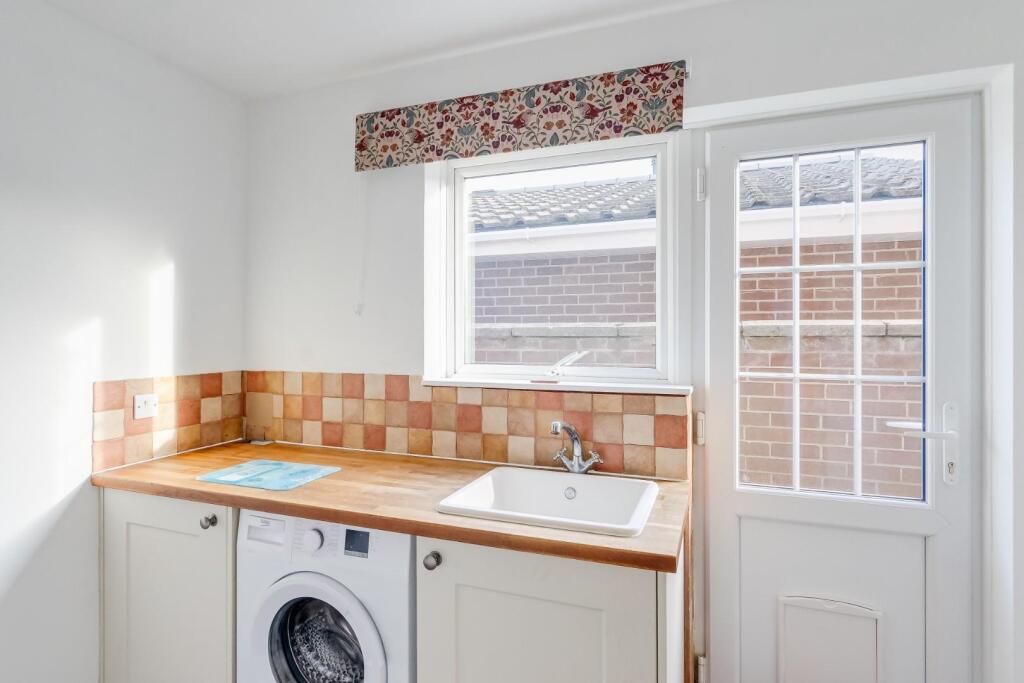 Additional property image - Substantial bungalow with views over Claverham's countryside