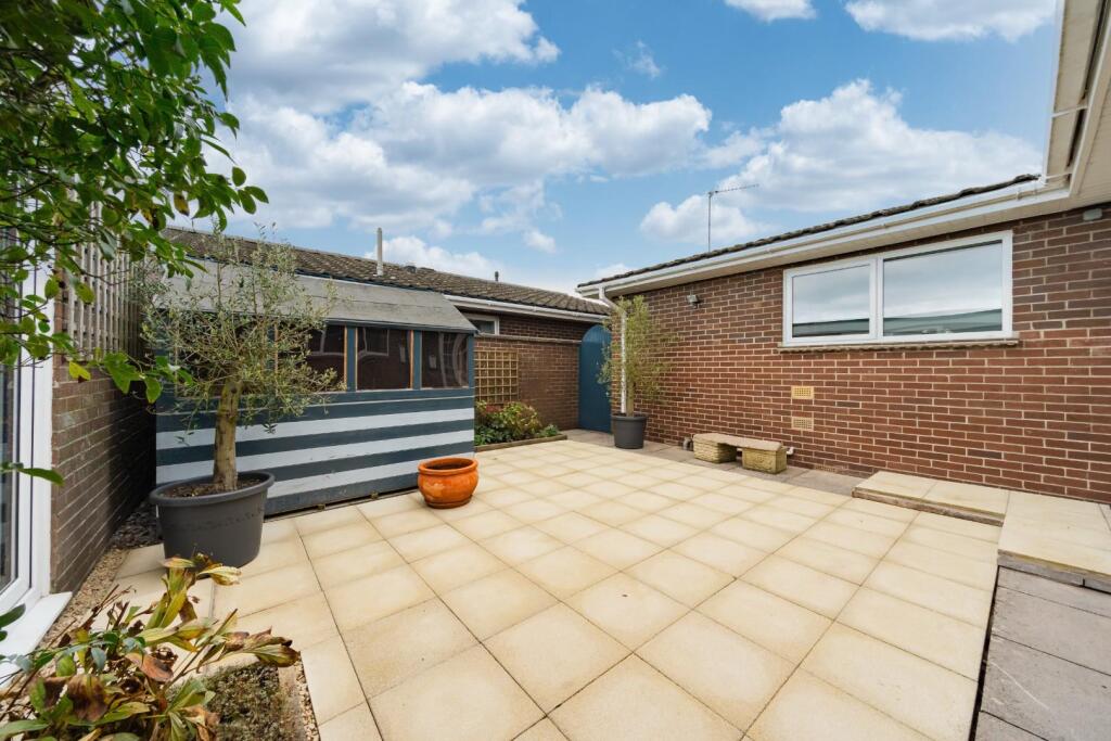 Additional property image - Substantial bungalow with views over Claverham's countryside
