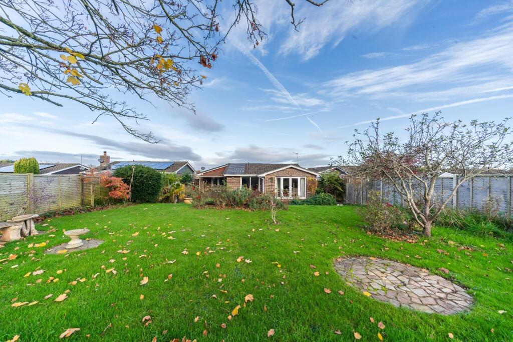 Additional property image - Substantial bungalow with views over Claverham's countryside
